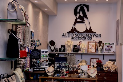 Aldo Sotomayor Accesorios