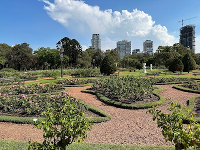 Paseo El Rosedal Garden