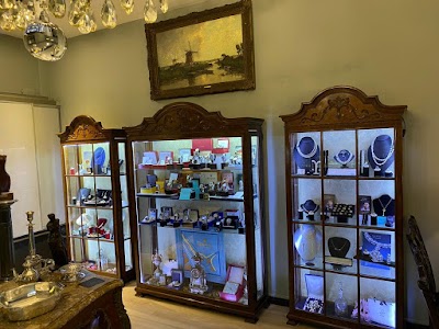 ALVEAR JEWELERY & ANTIQUES