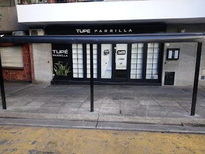 Tupé Parrilla