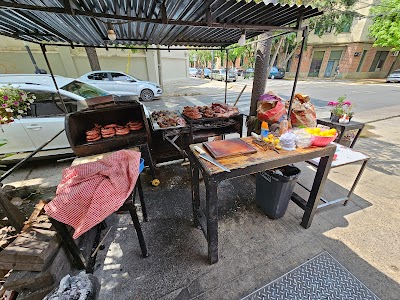 Parrilla Leon Dorado