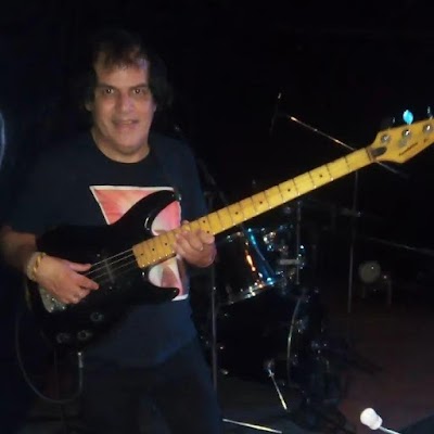 Clases de Bajo Roberto Moreno