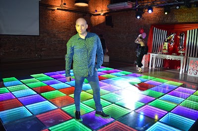 FUNNY FLOORS ALQUILER DE PISTA DE LED 3D