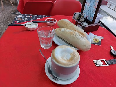 PANADERIA Y CONFITERIA DULZURAS