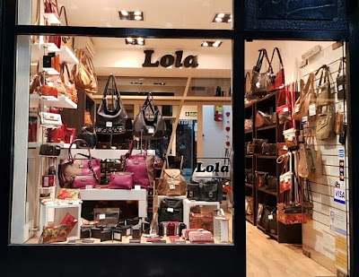 Cueros Lola • Marroquinería (Galería Colón)