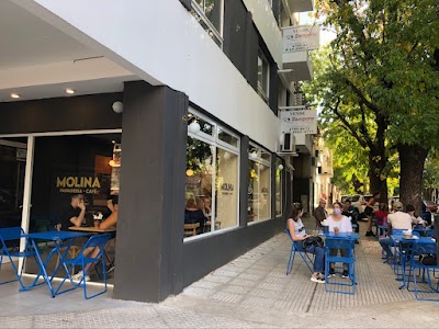 Molina Panadería Café