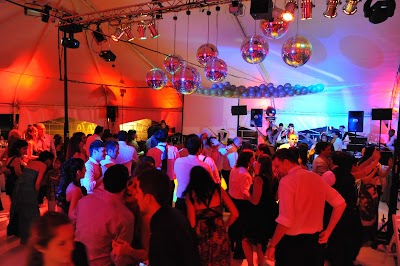 PECORARI Professional Sound - Lighting & FX PECORARI EVENTOS Disc Jockey DJ