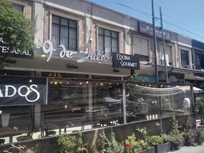 9 de Julio Coffee & Ice Cream Shop