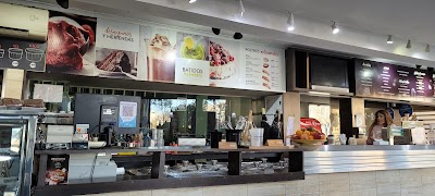 Sandro Helados & Café Versailles