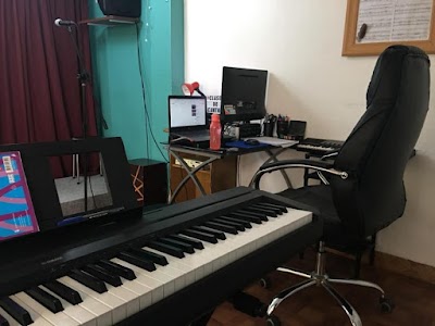 MS Estudio Musical - Clases de canto, piano y guitarra