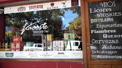 Lacoste Vinería & Cia.