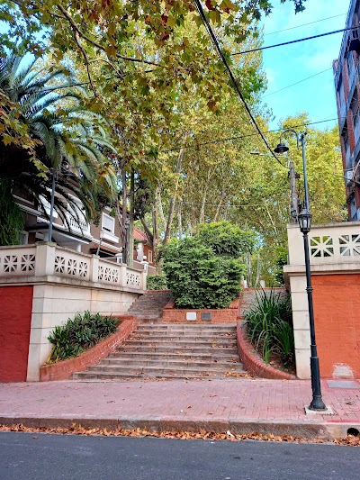 Escaleras de viejo hotel Edén