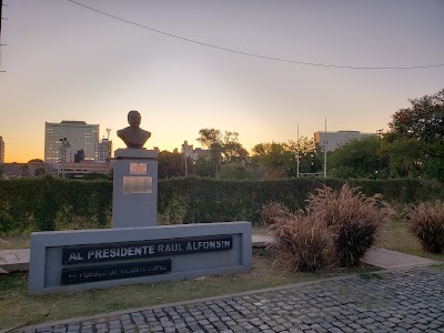 Monumento al Presidente Raúl Alfonsin