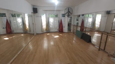 Academia de Danzas Muna Banzira