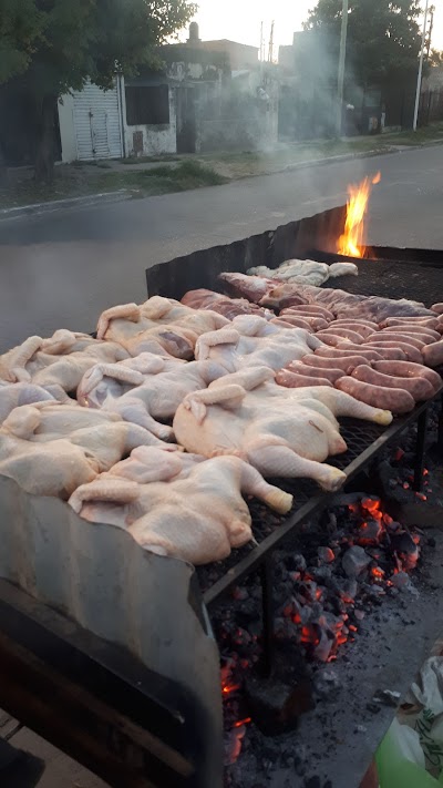 PARRILLA y ROTISERIA LO DE WALTER