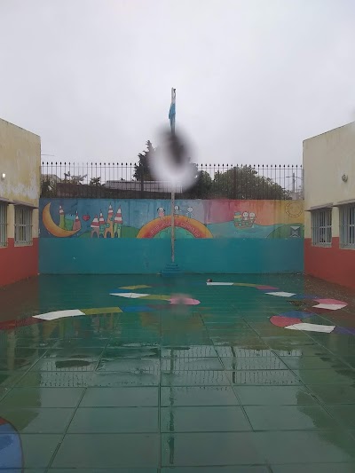 KINDERGARTEN 924 N Grand Bourg Maria Montessori