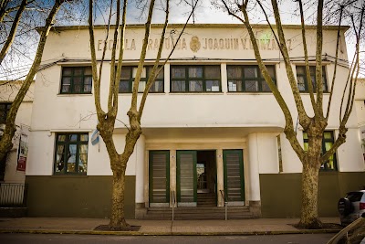 GRADUATE SCHOOL Joaquín V. González