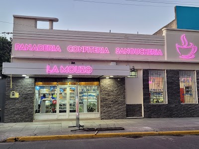 Panaderia y confiteria La mouzo