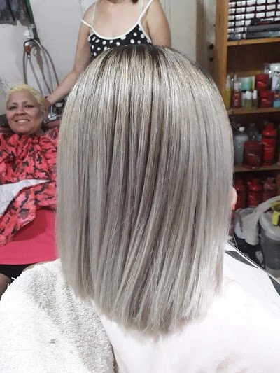 Andrea Juarez Coiffure Colorista