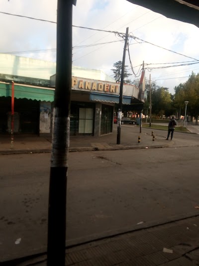 Panaderia y Confiteria Cayetano