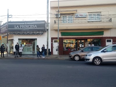 Panaderia Y Confiteria "La Princesa"