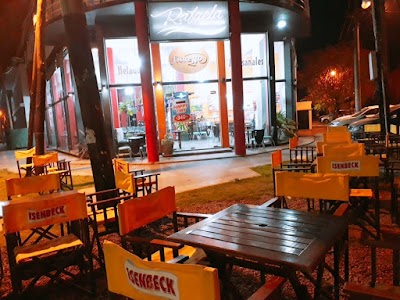 Rafaela Pizzeria Y Helados