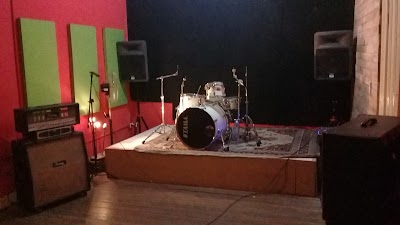 Salas De Ensayo( Ciro)