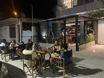 Cavas Bar Vinos y Resto, Café