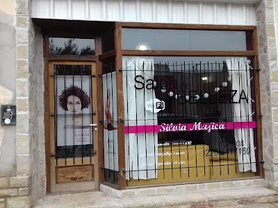 Salon de Belleza Silvia Mujica.