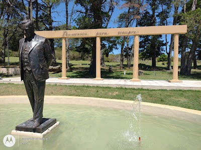 Monumento a Raúl Alfonsín