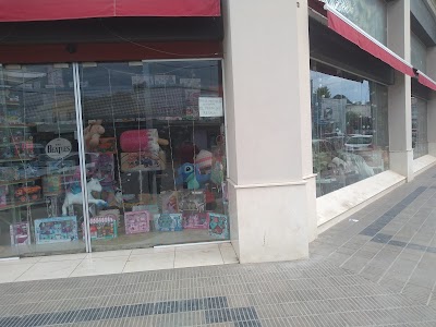 Almacén de Juguetes de Todo×$2 / El Mundo del Regalo