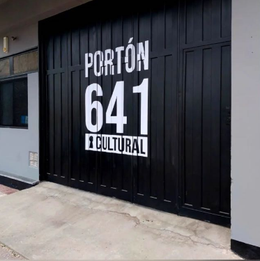 Porton 641 Cultural Lobos