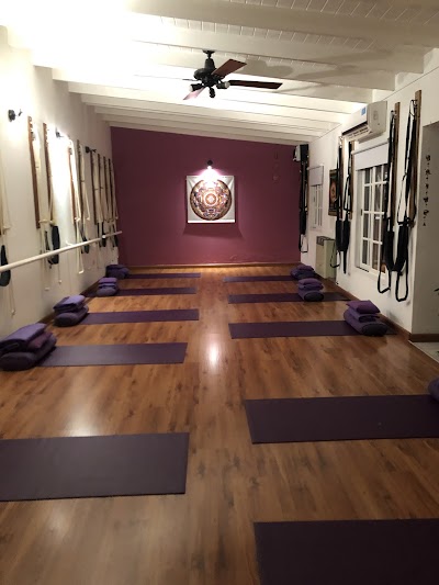 Espacio de Yoga y Disciplinas Holísticas