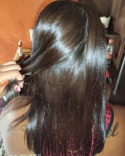 PELUQUERÍA & CLÍNICA DEL CABELLO BRASILERA trevizan by danny