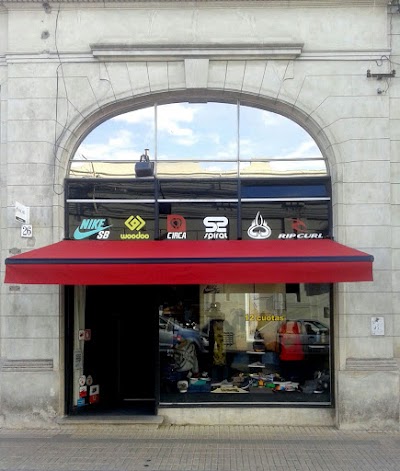 SKB Skate Shop Azul