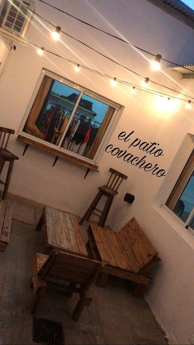 El patio covachero