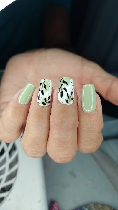 Nails Ro Aquino