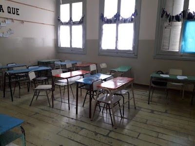 Escuela De Educación Secundaria Nº10 "René Favaloro"