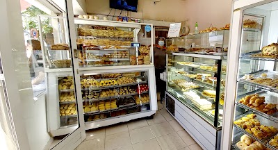 Panadería y Confitería Luján