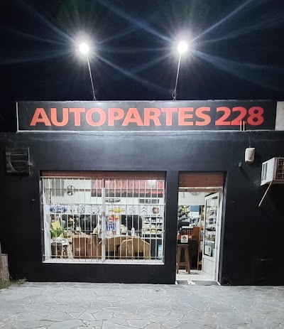 Autopartes 228