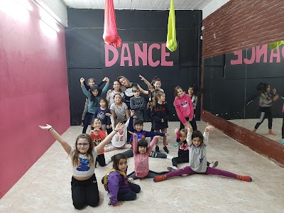 Estudio de Danzas Pamela Peronace