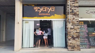 ZYANYA PASTELERÍA