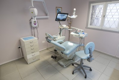 Consultorios Odontológicos Mar del Plata. (Dr. Tomaselli Sergio / Dra. Castriciano Florencia)