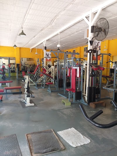 Gimnasio de pesas El León