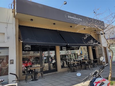 La Esmeralda Cafe-helados-panaderia