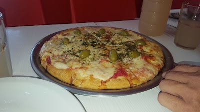 El Viejo Andres “bar de pizzas”