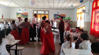 Pizzas y Empanadas Cincomentario y almacén de panes Pi. Dan