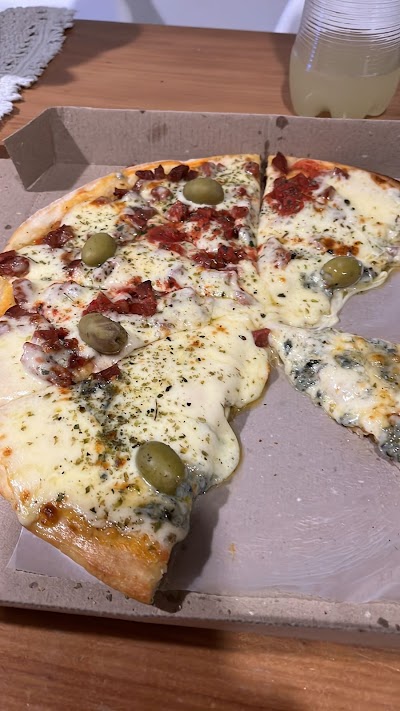 YOES pizzeria y heladería