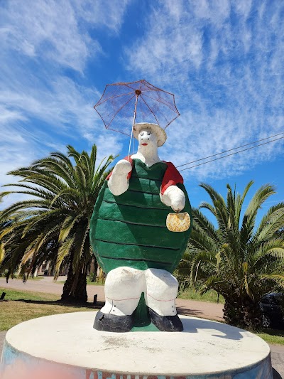 Manuelita La Tortuga statue