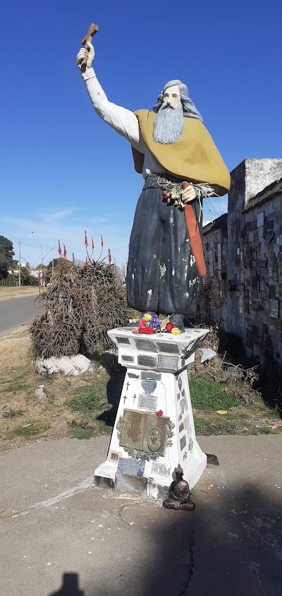 Pancho Sierra statue